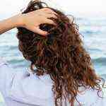 Deniz sonrası kıvırcık saçları kolay açma ve şekillendirme yolları